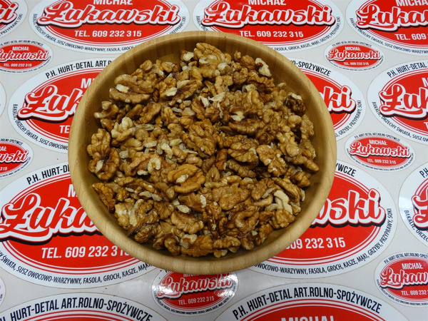 Orzechy włoskie łuskane 1 kg, około 50% połówek